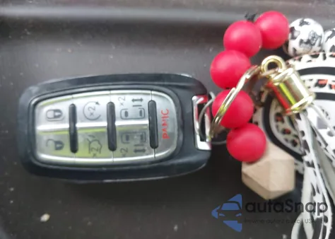 2017 Chrysler Pacifica Touring-L z USA, uszkodzony, nr VIN 2C4RC1BG7HR621056